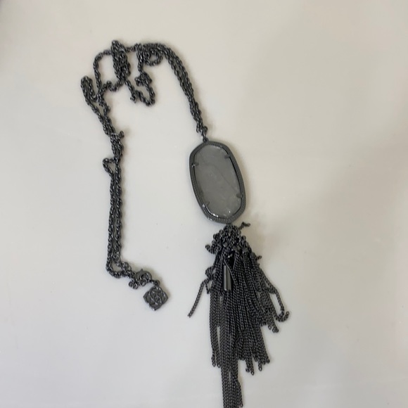 Kendra Scott necklace